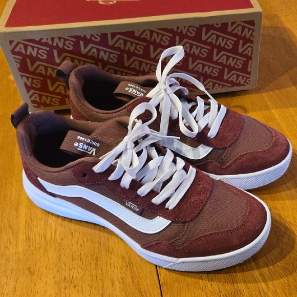 Vans Women's Maroon and White Sneakers - Picture 1 of 8